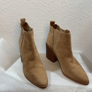 Brenna Bootie tan suede pull on bootie stacked chunky heel size 8
